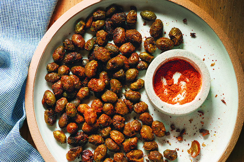 Sweet Curried Edamame Crunchers | Food & Nutrition | January February 2018 Sweet Curried Edamame Crunchers