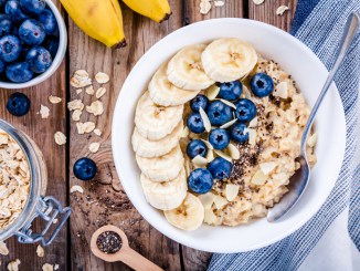 Breakfast: oatmeal with bananas, blueberries, chia seeds and almonds